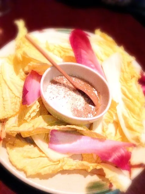 Orange Chinese cabbage salad with soft boiled egg dip ✨オレンジ白菜の温玉ディップサラダ|🌈Ami🍻さん