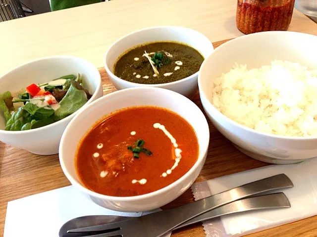 カルダモンライス＆バターチキンカレーとほうれん草カレー☆|まりもさん