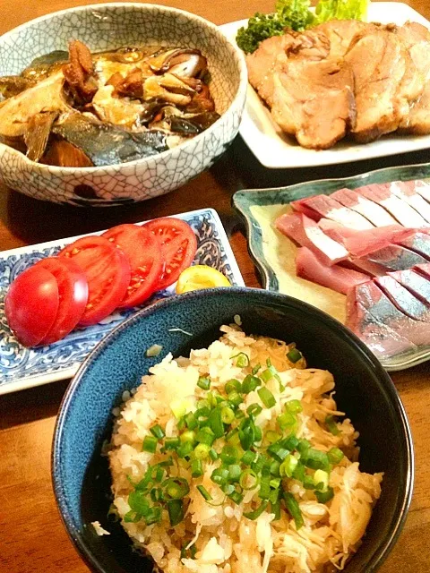 Snapdishの料理写真:帆立缶、ガリの炊き込みご飯。イナダの刺身。イナダのあら煮。|みどりさん