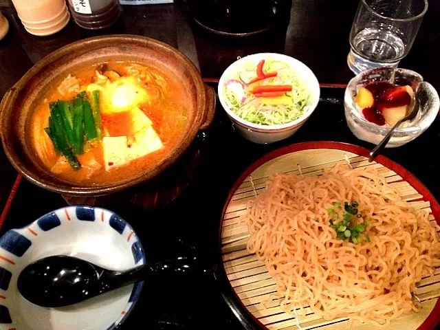 トマトラーメンのチゲ鍋風つけ麺|(๑>◡<๑)さん