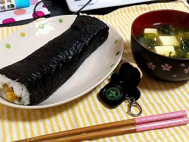 恵方巻き&ワカメと豆腐の味噌汁|サクラ＊キホン暇人＊さん