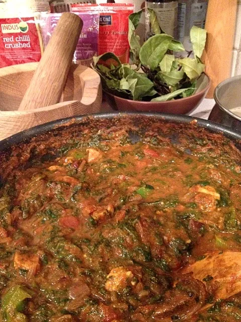 Snapdishの料理写真:Slimming Works Chicken Saag|angela corbettさん