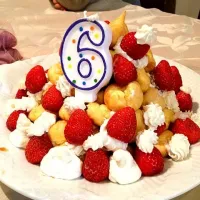 Snapdishの料理写真:クロカンブッシュ誕生日ケーキ|monananna1さん