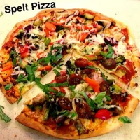 Snapdishの料理写真:Spelt Pizza with Roasted Veggies and Vegan Choirizo|Debbie Hallockさん