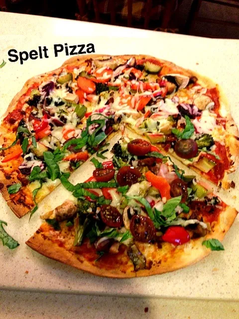 Spelt Pizza with Roasted Veggies and Vegan Choirizo|Debbie Hallockさん