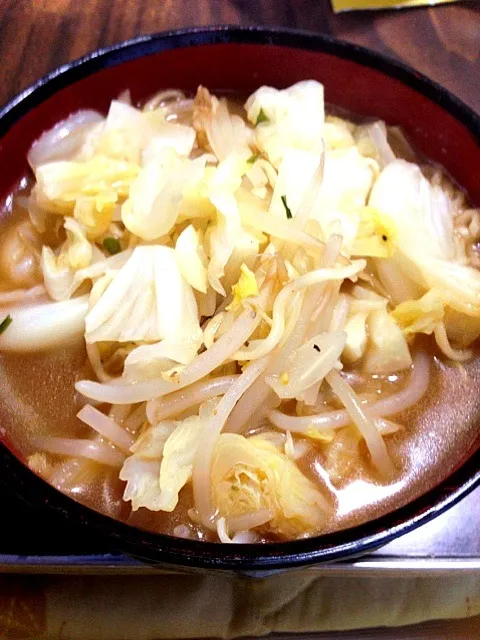 Snapdishの料理写真:サッポロ一番味噌ラーメン|やまぴーさん