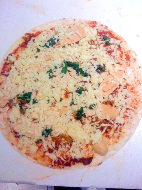 Snapdishの料理写真:royal pizza.b4 taking to oven.|hidayatnorさん