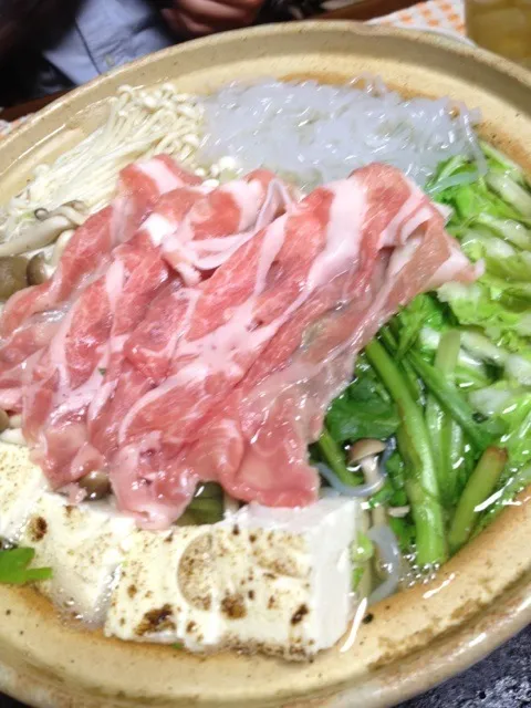 豚しゃぶ  豚肉 白菜 春菊 シメジ えのき 豆腐 糸蒟蒻|掛谷節子さん