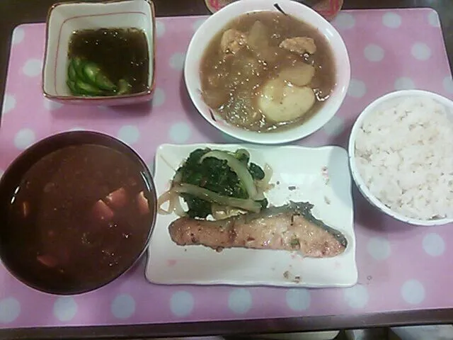 Snapdishの料理写真:もずく酢&大根鶏肉カレー風味&鮭のムニエル|クラキティさん