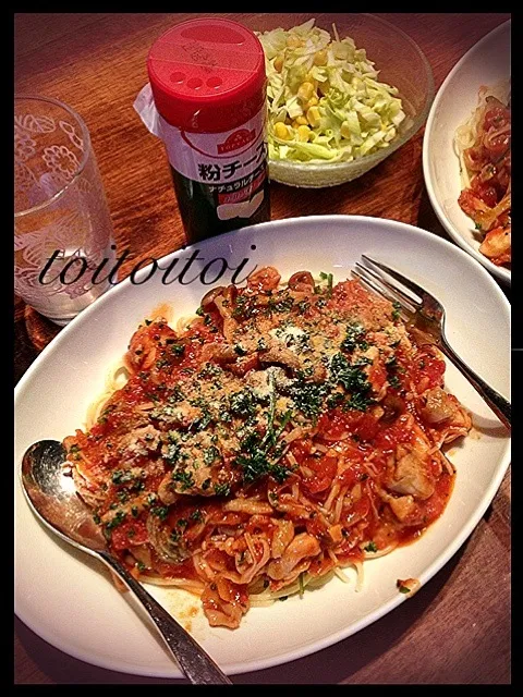 🍴鶏と茸のトマトソースパスタ🍝＆コールスロー|toitoitoiさん