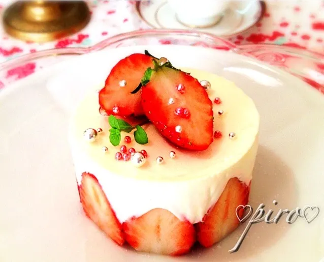 🍓いちごのレアチーズケーキ   🍓Rare cheesecake.|ピロさん