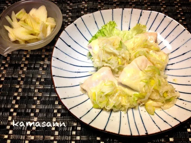 順ちゃんのササミのネギ塩チーズ焼きとセロリの黒酢マリネ|かまさん