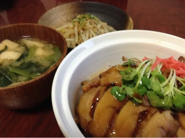 鶏肉照焼丼、もやし胡麻ポン酢あえ、味噌汁|SasaMasa213さん