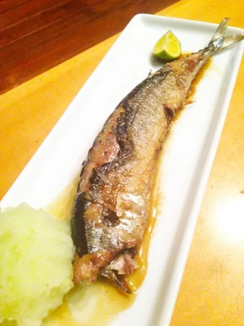 Snapdishの料理写真:秋刀魚オリーブオイルのソテー大根おろしスダチ|あきらさん