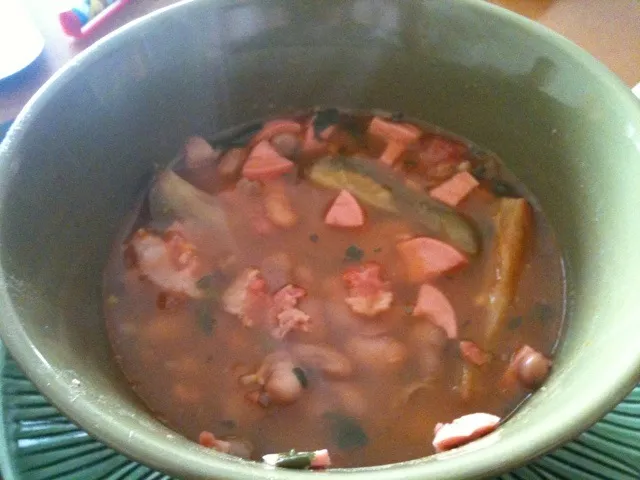 Snapdishの料理写真:"Charros Beans"(beans+beer+bacon+jalapeno+sausage+onions+tomato+ribeye)uff!|Alejandroさん