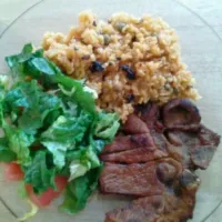 Arroz con gandules chuleta y ensalada|Lala Cさん