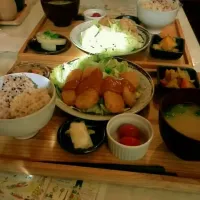 味噌カツ風定食とおからあげ定食|ミマさん