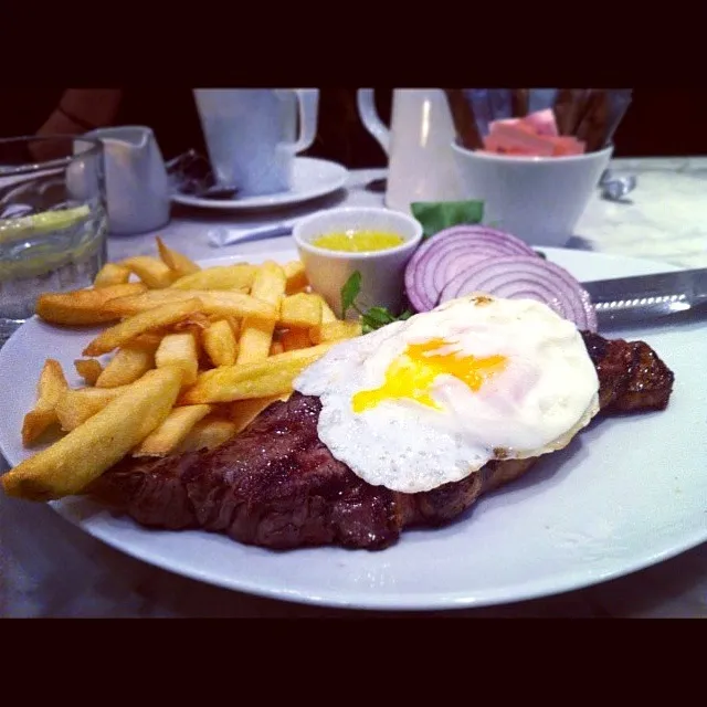 Medium rare sirloin(Sunday lunch with the girls ) :)|Tameka Alexandraさん