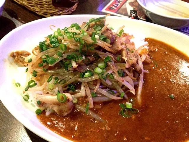 今週の週替わりは、地鶏のホルモンのモヤシ炒めカレー！|大阪カレー部長さん