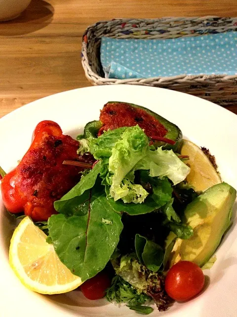 Grilled capsicums stuffed w patty of grated beetroot, carrots, mashed potatoes, millet and fresh parsley. Served with salad.|Shing Tayさん