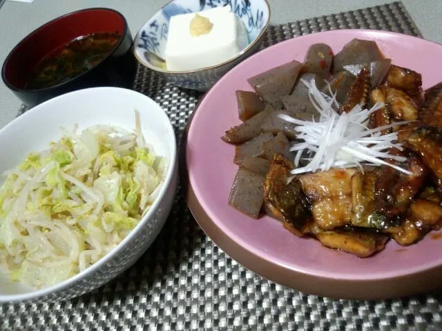 秋刀魚の甘辛炒め　白菜のナムル　豆腐　アオサの汁|海野知香さん