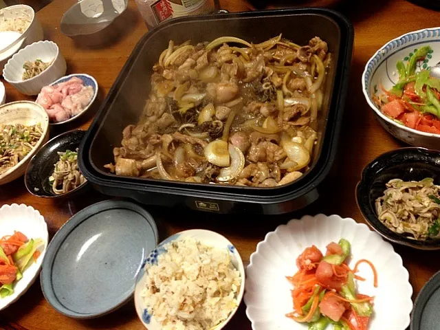 ホルモン焼き  トマトとセロリの塩麹サラダ  鯛めし  酢もつ|高田恵子さん