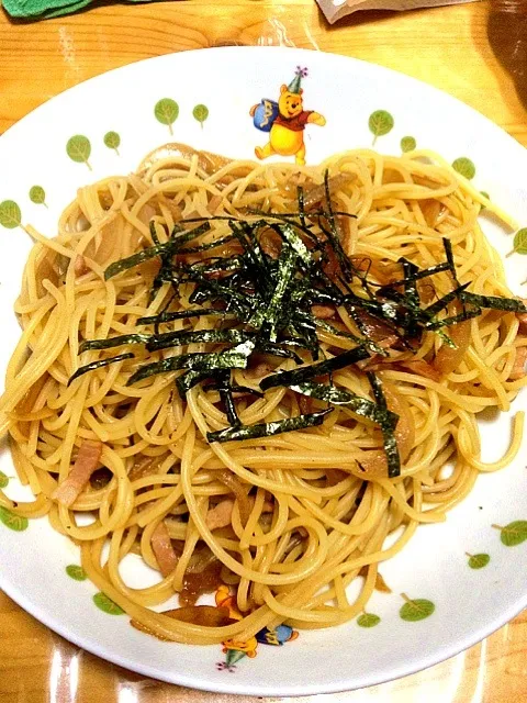 Snapdishの料理写真:たまねぎベーコンの和風パスタ|いわもとゆうびさん