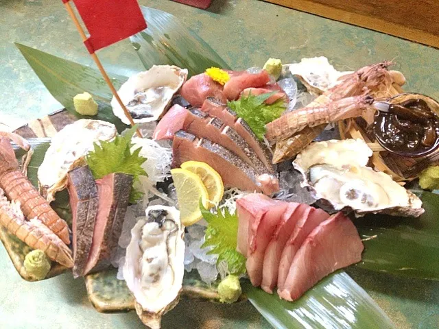 黒マグロ入りの刺し身盛り|居酒屋地蔵屋の大将さん