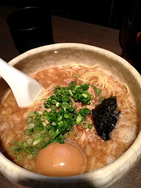 高田馬場 俺の空 掛け豚そば+味玉|しょうじさん