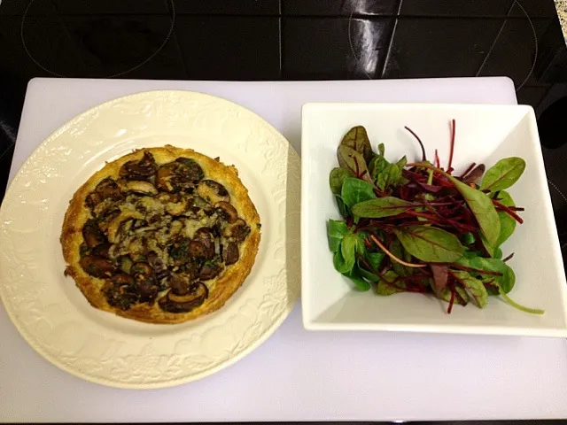 Mushroom Tart with Lambs Lettuce and Beetroot Salad|Steve Pountneyさん