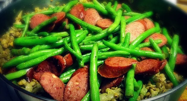 Kielbasa and green beans over lentils|Juliee ~ ジュリーさん