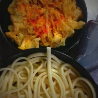 Snapdishの料理写真:キノコのかき揚げうどん弁当( ́•ૢ⌔•ૢ ̀)