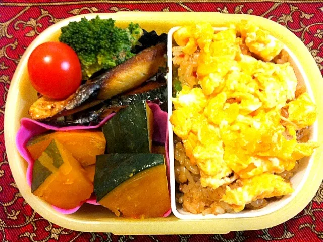 塩鯖と南瓜の煮物と玉子のせチャーハン弁当|もえさん