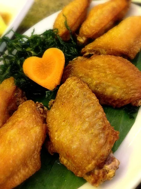 Snapdishの料理写真:Fried Chicken Wing in the month of Love|didi kullawadeeさん