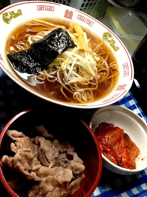 飛騨高山らぁめん風。ブタ肉とキムチは、分けてだす|ハルさん