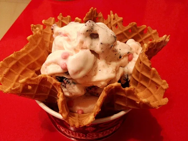 ColdStone cake batter ice cream - Rose with Oreo|Elaineさん