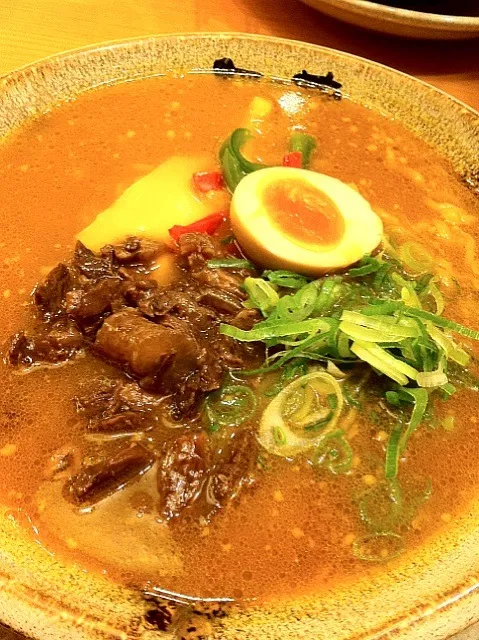 牛すじカレーチーズラーメン|なりぶらぶさん