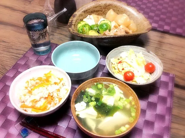 人参生姜ご飯、豆腐とシジミのネギ塩汁、白菜とトマトのバジルサラダ。|彩さん