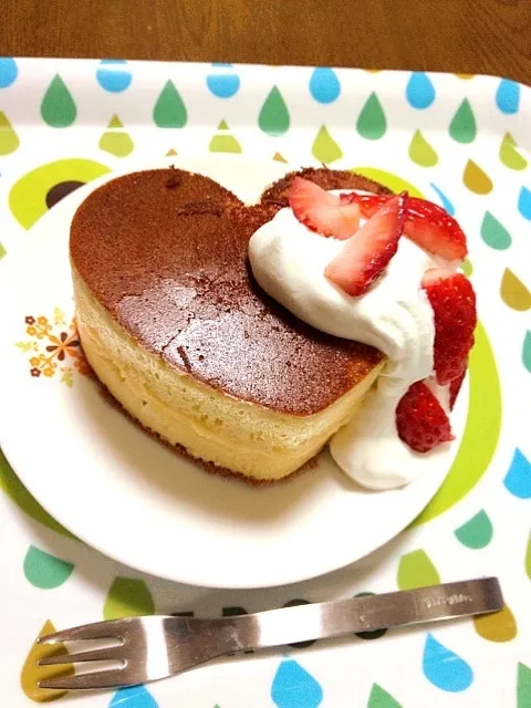 Snapdishの料理写真:ハートのホットケーキ💗|パンダ母さん🐼さん