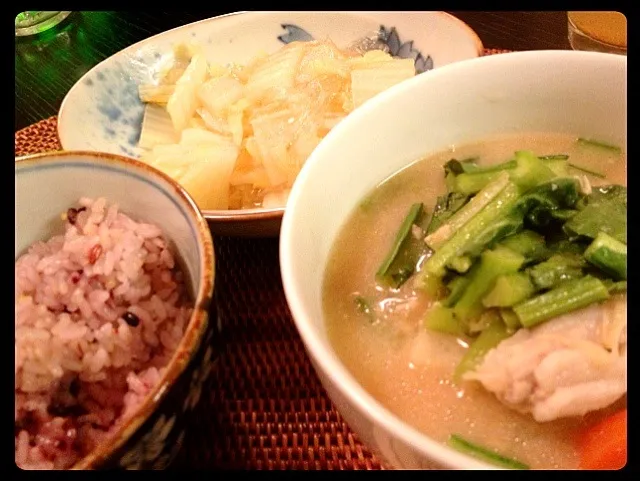 寒かったので塩ぶりと豚肉を入れた粕汁。白菜と春雨の煮物と写真にないけど明太卵焼きも。|松浦有里さん