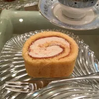 Snapdishの料理写真:マロンとキャラメルのロールケーキ|優香さん