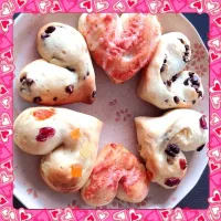 バレンタインパン♡たらこマヨ、ドライフルーツ、チョコ|ayu（≧∇≦）さん