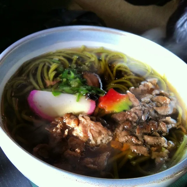 Snapdishの料理写真:Beef green tea soba Kyoto style|tiffany chendrainyさん