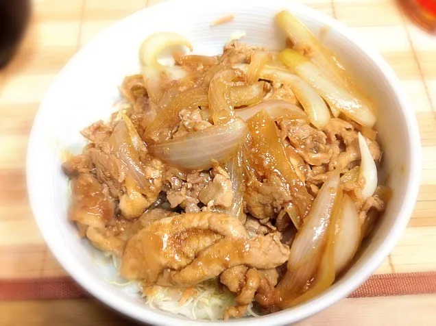 Snapdishの料理写真:学食風 豚の生姜焼き丼|マカロニ公爵さん