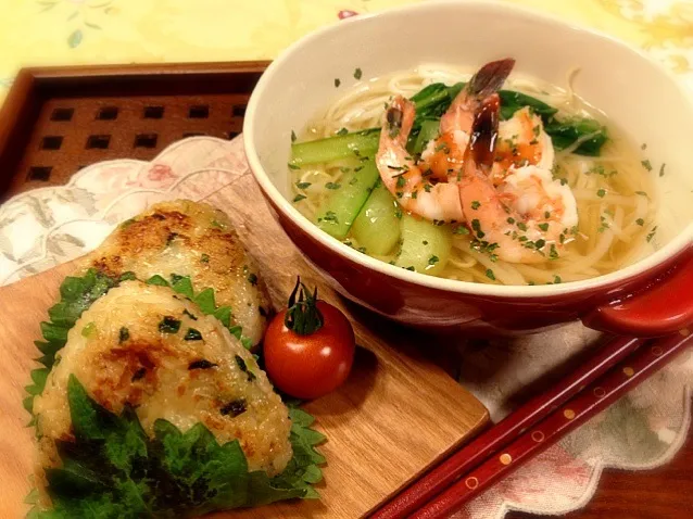 朝ごはん  フォーとクリチ入り焼きおにぎり🎶|メイスイさん