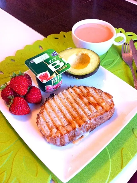 Hot cheese sandwich|sirakorn owadaさん