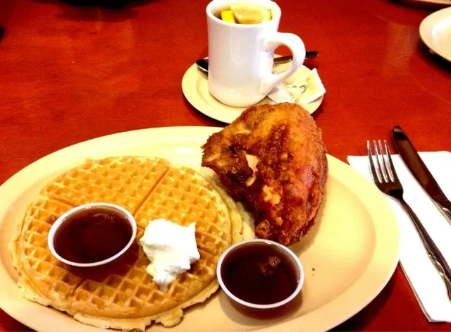 #Chicken and #Waffle from Roscoe's|sooprcoolchicaさん