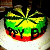 Snapdishの料理写真:Rasta Birthday Cake|Stephanie Lagmanさん