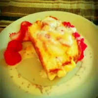 Snapdishの料理写真:angelfood cake, strawberries n cream|Stephanie Lagmanさん