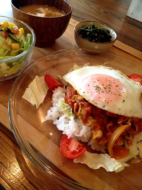 Snapdishの料理写真:豚肉とトマトのカレー炒めライス|みきさん